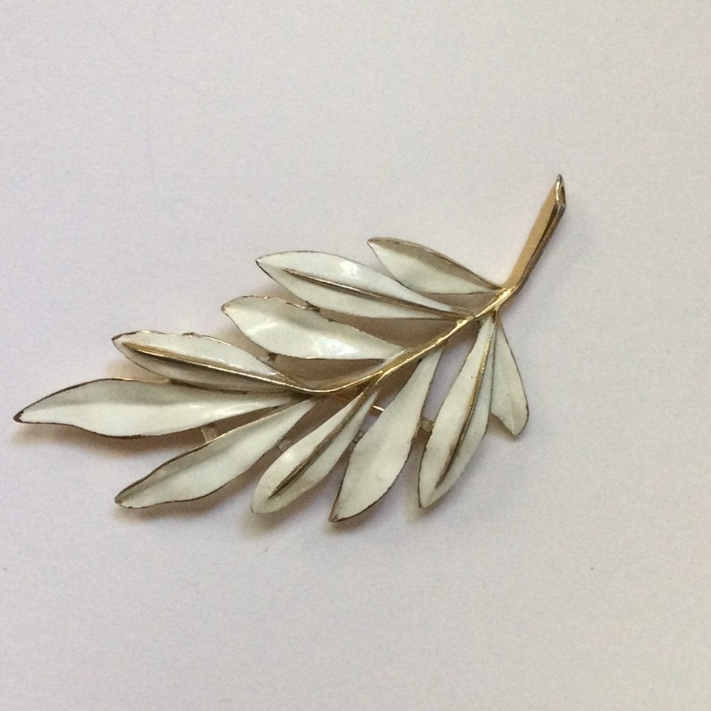 Vintage Trifari Brooch